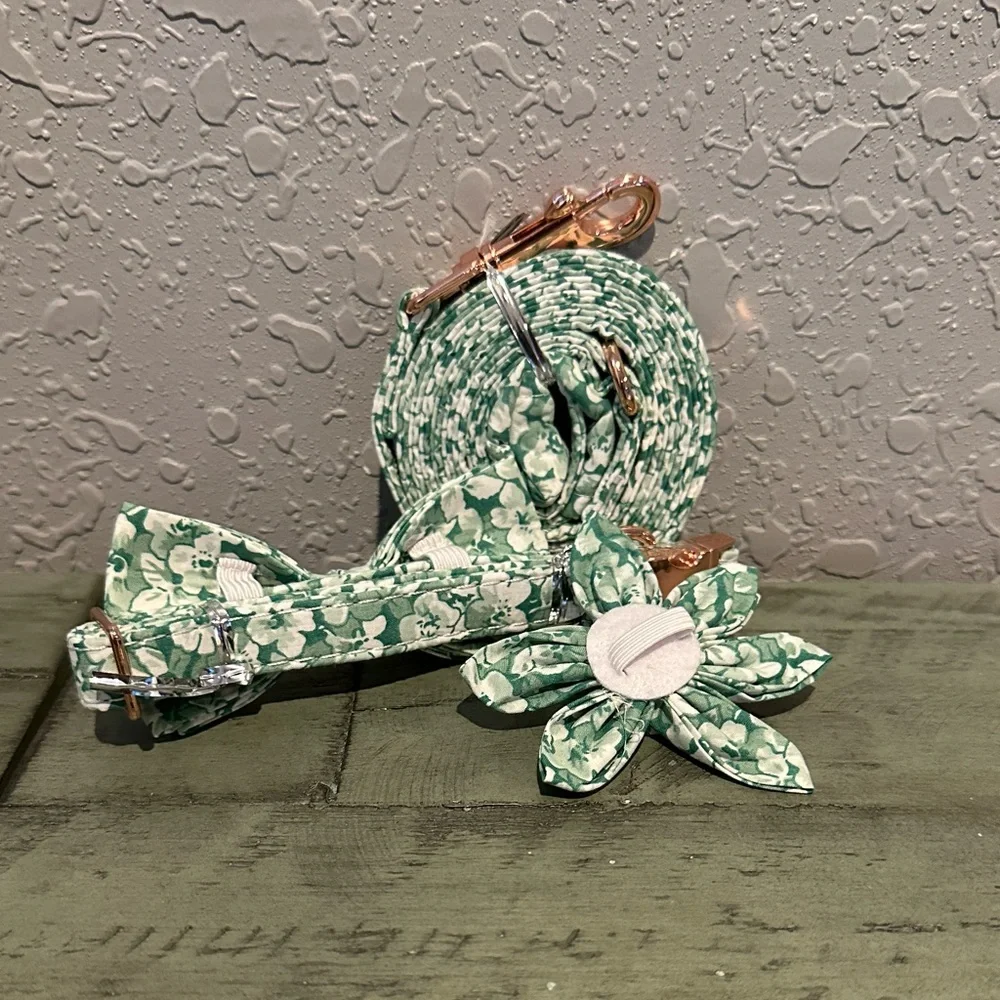 Cute Green Flowers Dog Leash Set - Size S